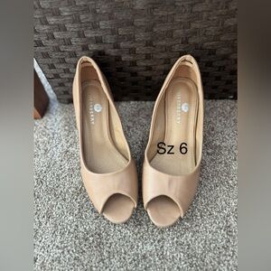 Riverberry Women Open ToedSz 6.5 Heels brand new